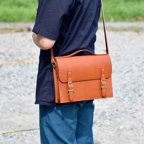 ショルダーバッグ クラシック 可愛い 革 レザー イタリアンレザー 革鞄