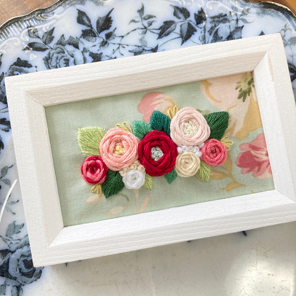 frame  ローズ・ガーデン rose garden刺繍フレーム ファブリックパネル　インテリアパネル 7枚目の画像