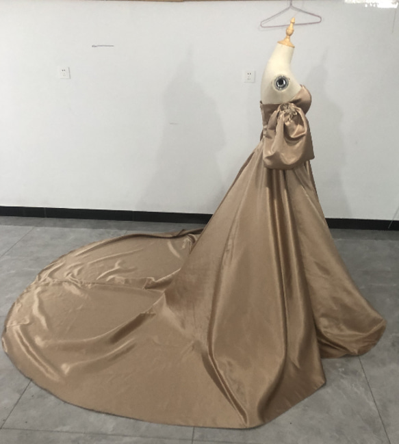 フランス風 オフショル ウエディングドレス プリンセスライン 華やかなトレーン 披露宴/挙式 憧れのドレス 2枚目の画像