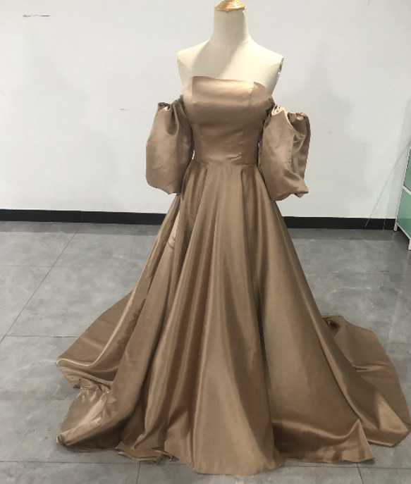 フランス風 オフショル ウエディングドレス プリンセスライン 華やかなトレーン 披露宴/挙式 憧れのドレス 1枚目の画像