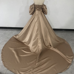 フランス風 オフショル ウエディングドレス プリンセスライン 華やかなトレーン 披露宴/挙式 憧れのドレス 4枚目の画像