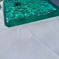 週末セール！現物有ります！　インテリアアート　アクセサリートレイ　雨の波紋　エメラルドグリーンの海とペアのカメ 5枚目の画像
