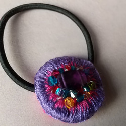 ビーズ刺繍ヘアゴム  紫色ジルコニア 2枚目の画像