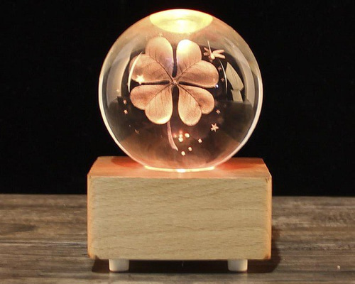 バカラ   幸せを呼ぶ  クリスタル クローバー♪ バカラ“四つ葉のクローバー”モチーフのジュエリー、ハート型クリスタル