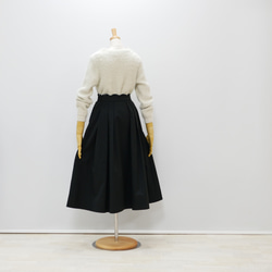 ポケット大きなパール釦　ウエストスカラップ　メモリータフタスカート　ブラック 12枚目の画像