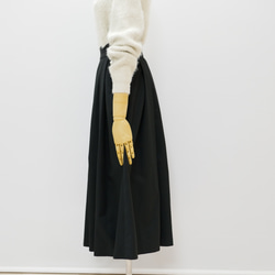 ポケット大きなパール釦　ウエストスカラップ　メモリータフタスカート　ブラック 4枚目の画像