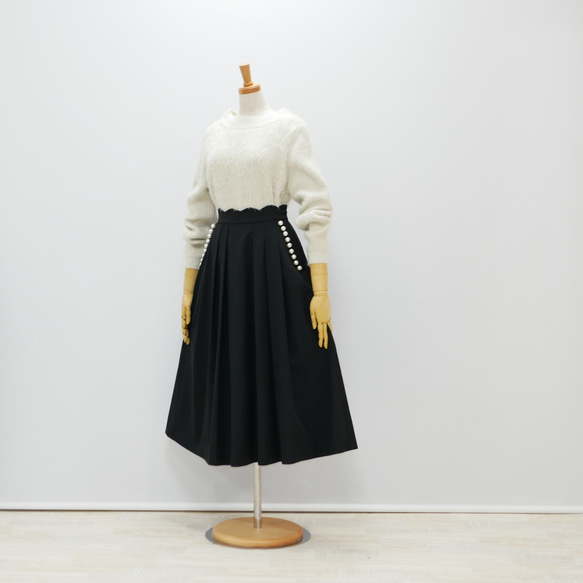 ポケット大きなパール釦　ウエストスカラップ　メモリータフタスカート　ブラック 10枚目の画像