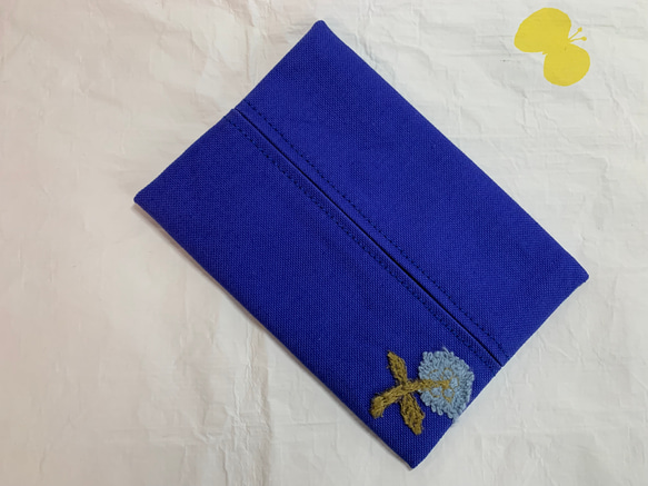 ミナペルホネン 帆布のポケットティッシュケース ブルー 1枚目の画像