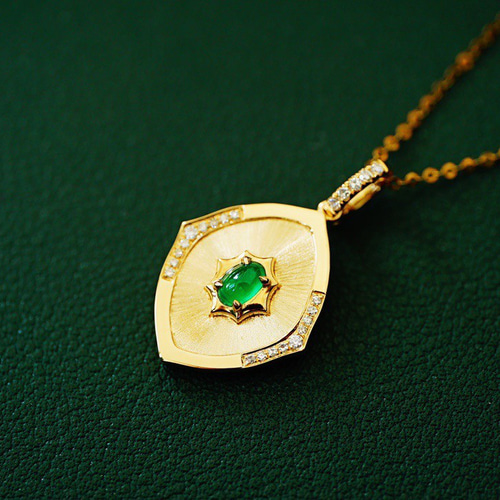 受注制作「盾」K18 愛の成就 天然エメラルド ダイヤモンド 春 並び無い