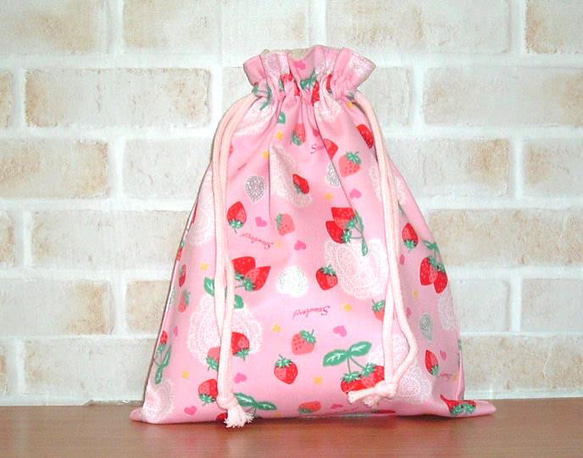 【入園入学】レッスンバッグと巾着袋セット　苺　ハート　レース　女の子　ピンク 4枚目の画像