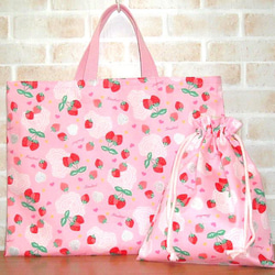 【入園入学】レッスンバッグと巾着袋セット　苺　ハート　レース　女の子　ピンク 1枚目の画像