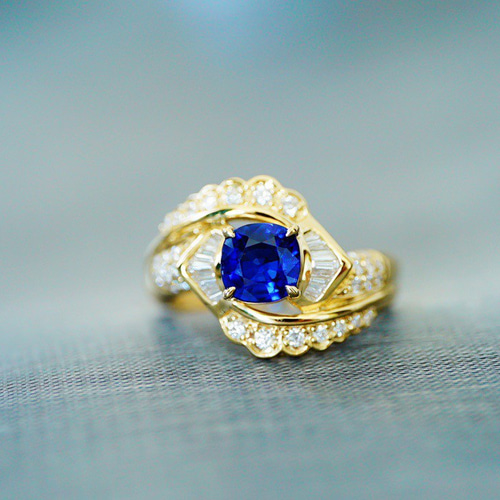 K18 天然　ダイヤモンド付き　ブルーサファイア　リング　指輪プレゼント