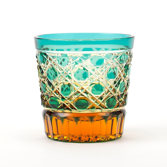 江戸切子　琥珀色緑被せクリスタルガラス酒グラス 1枚目の画像