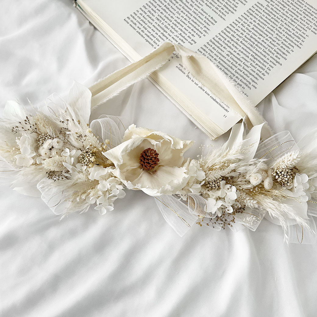 ドライフラワーとチュールリボンの横スワッグ / プリザーブドフラワー×ハンドメイドフラワー / 壁掛けスワッグ/ホワイト