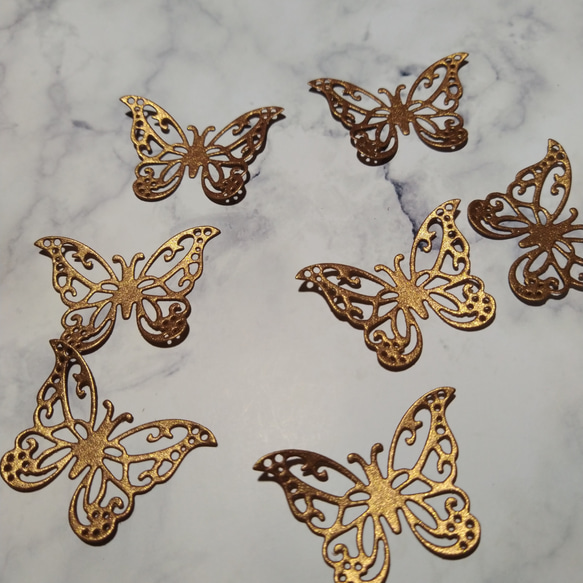 キラキラ ブロンズ色 蝶々 7枚 ダイカット クラフトパンチ コラージュ 素材 4枚目の画像