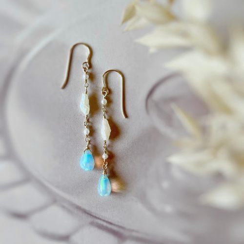 カラーオパールと国産淡水ケシパールのピアス◇14kgf ピアス（フック