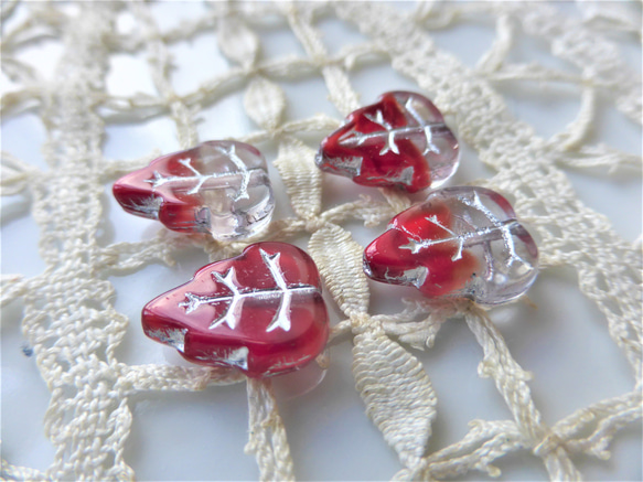 赤と透明の葉　　チェコビーズCzech Glass Beads4個 2枚目の画像