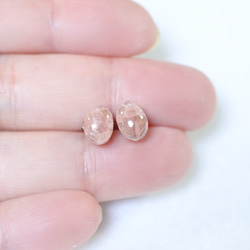 （１点もの）インカローズのスタッドピアス（8×6mm・チタンポスト） 4枚目の画像