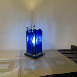 蝶のいるランプ　ステンドグラス　ブルー系　4面 9枚目の画像