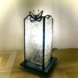 蝶のいるランプ(2) クリアー系　ステンドグラス 9枚目の画像