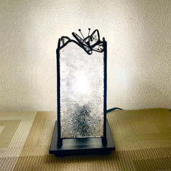 蝶のいるランプ(2) クリアー系　ステンドグラス 10枚目の画像