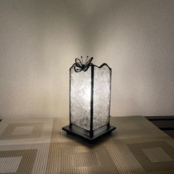 蝶のいるランプ(2) クリアー系　ステンドグラス 6枚目の画像