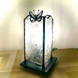 蝶のいるランプ(2) クリアー系　ステンドグラス 5枚目の画像