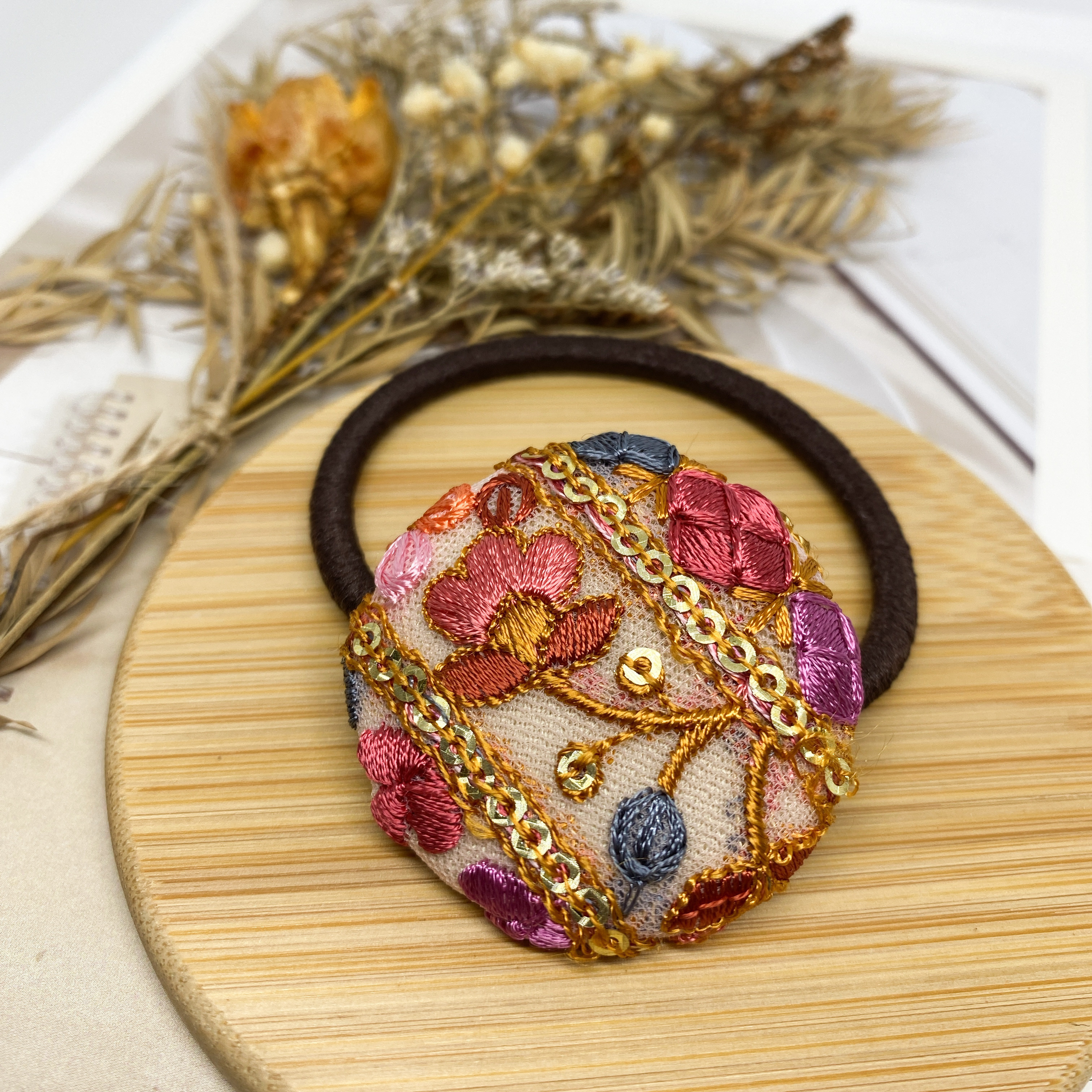 インド刺繍 くるみボタン ヘアゴム ② b5bdf136483ea9ec412eda311a3ead
