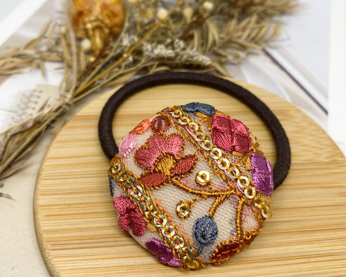 インド刺繍 くるみボタン38㎜ ヘアゴム 2個セット I インド刺繍 くるみボタン38㎜ ヘアゴム 2個セット ㉑ - メルカリ