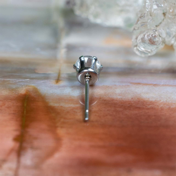 ハイアライトオパール・ピアス　5mm（片耳） 5枚目の画像