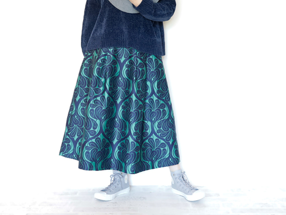 長款 80 厘米長考文特花園綠色 Kimagure 系列錦緞圖案長裙 第3張的照片