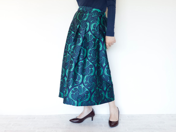 長款 80 厘米長考文特花園綠色 Kimagure 系列錦緞圖案長裙 第10張的照片
