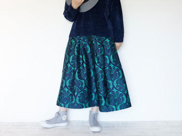 長款 80 厘米長考文特花園綠色 Kimagure 系列錦緞圖案長裙 第8張的照片