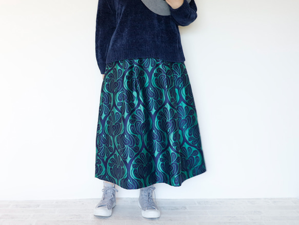長款 80 厘米長考文特花園綠色 Kimagure 系列錦緞圖案長裙 第4張的照片