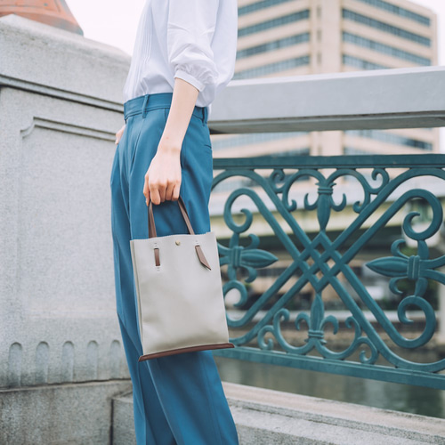 アップサイクルレザートートバッグ Mサイズ jidai グレー【J002