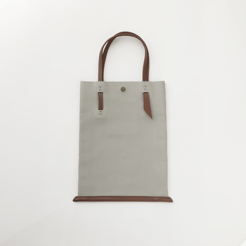 ④LOEWE バッグ　グレー レザー トートバッグ穴あきデザイン アップサイクルレザートートバッグ Mサイズ jidai グレー【J002