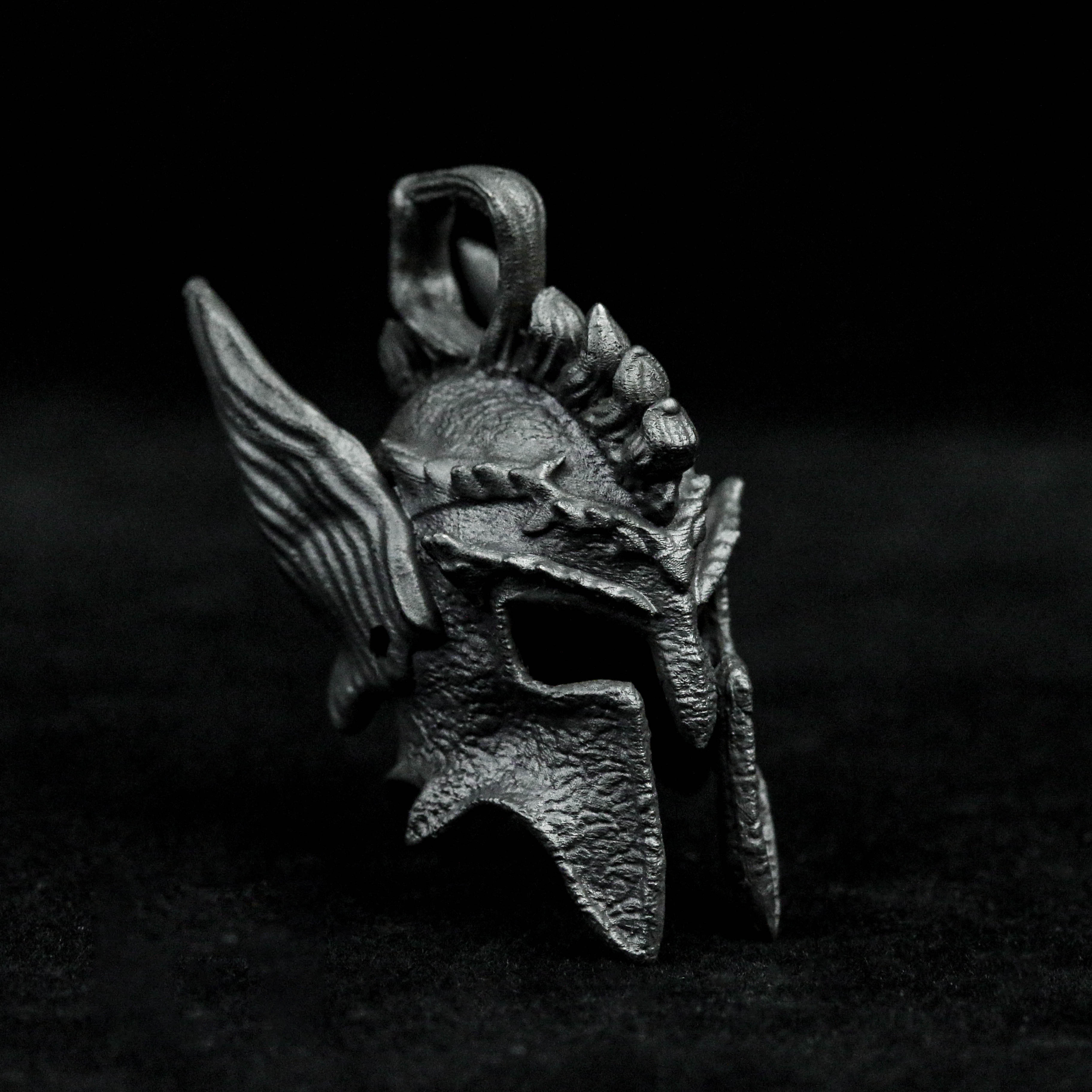 戦闘用ヘルメット ペンダント、マスクのヘルメットの吊り下げ式、頭蓋骨のペンダント、質素なゴシック装飾