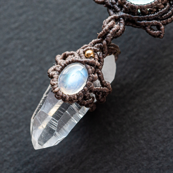 水晶+月長石+海藍寶石花邊編織天然石項鍊 第9張的照片