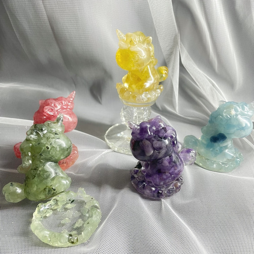 ハンドメイド】自然エネルギークリスタルユニコーン(台座付き