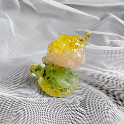 ハンドメイド】自然エネルギークリスタルユニコーン(台座付き