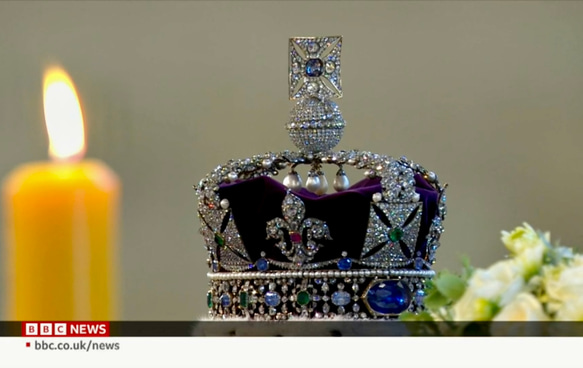 英国で出会った♪ アンティーク ぷっくり立体刺繍 英国王 王冠のエンブレム /ワッペン 金糸刺繍 12枚目の画像