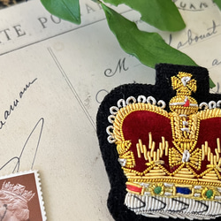 英国で出会った♪ アンティーク ぷっくり立体刺繍 英国王 王冠の