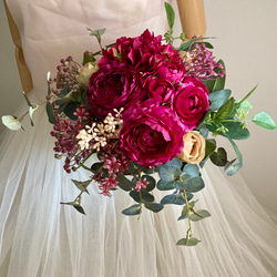 ワインレッド×くすみピンククラッチブーケ☆ブートニア ワインレッドとくすみピンクのクラッチブーケ＆ブートニア、結婚