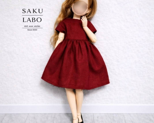 大きな襟のワンピース★ローズレッド★リカちゃんハンドメイド服 シンプル ワインレッド 赤 ワンピース リカちゃん 服 その他人形 SAKU