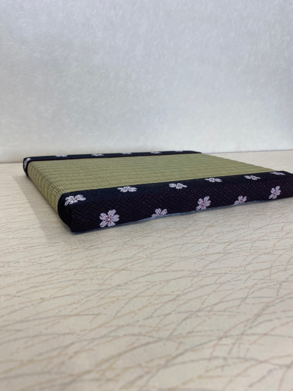 熊本県産畳表使用　ミニ畳　縁：黒桜 2枚目の画像