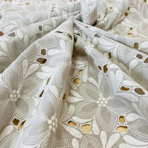 穴あき総刺繍生地/綿100/97×50 生地 Akira 通販 14713767 穴あき総刺繍生地/綿100/97×50 生地 Akira 通販 14713767