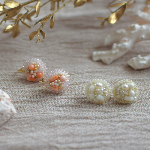 Circle 【宝石珊瑚のまるい手刺繍耳飾り】 ピアス（その他