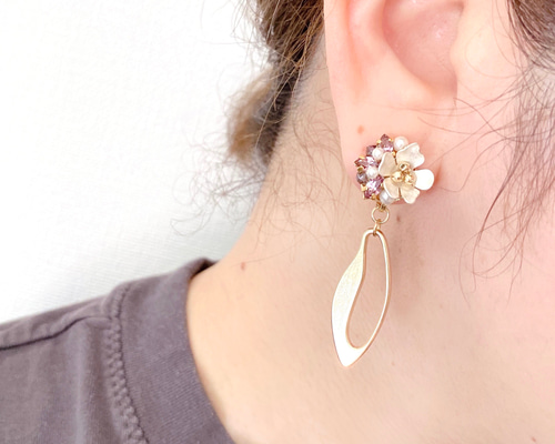 白銀flowerとアメジストビジューイヤリング／ピアス イヤリング