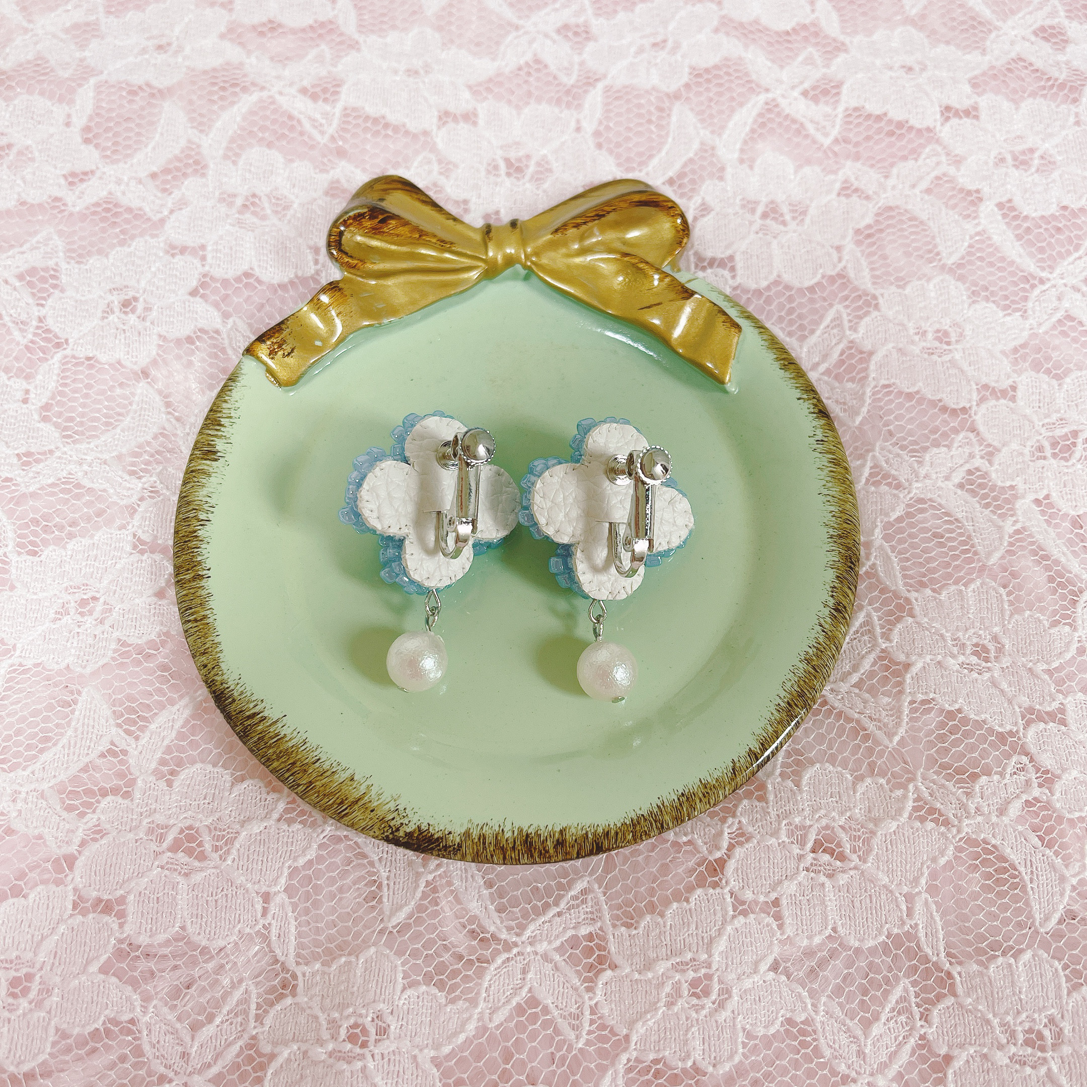 ❁﻿お花のビーズ刺繍 イヤリング❁﻿