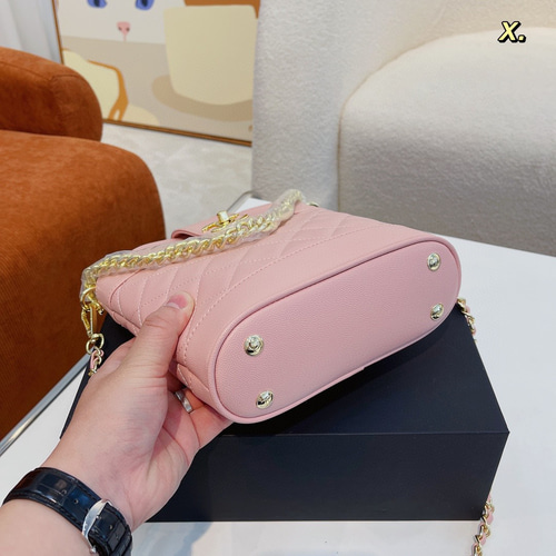 ♡ご予約品♡正規品 シャネル 腕時計+ショルダーバッグ 世界55本限定！ シャネルからココ・シャネルをモチーフとした